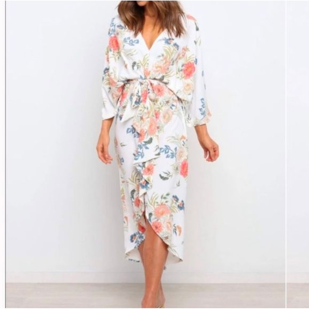 Petal and Pup Floral Maxi Dress White Coral Kimono Sleeve V-Neck Size 8 *No Belt